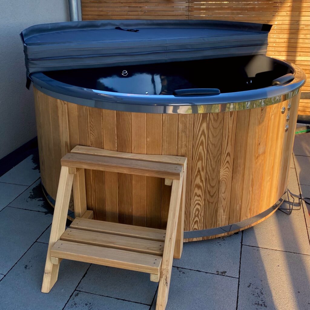 Outdoor hot tub