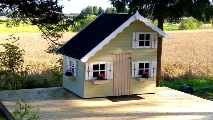 Wooden children’s playhouse Elijus