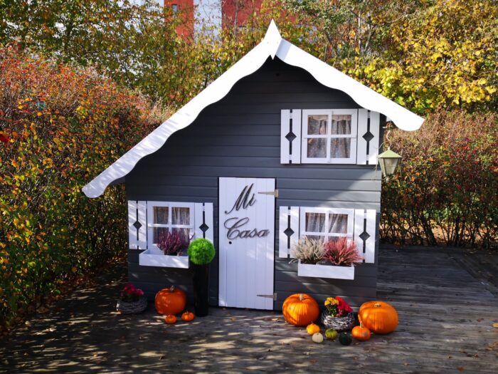 Wooden children’s playhouse Elijus