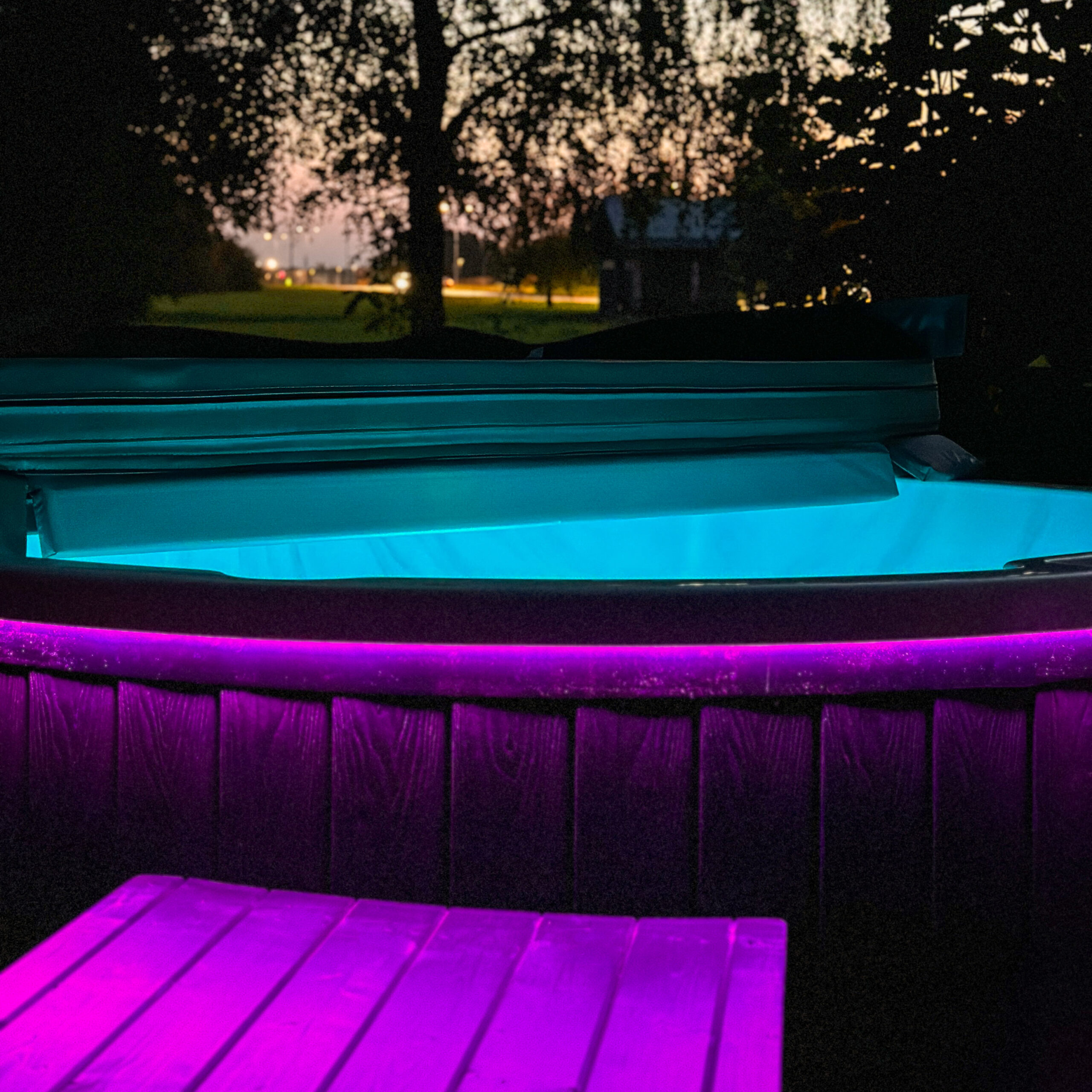 With LED lighting around the outside of the tub